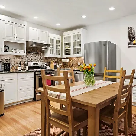 2-Bedroom In Upper West Side, Private Entrance